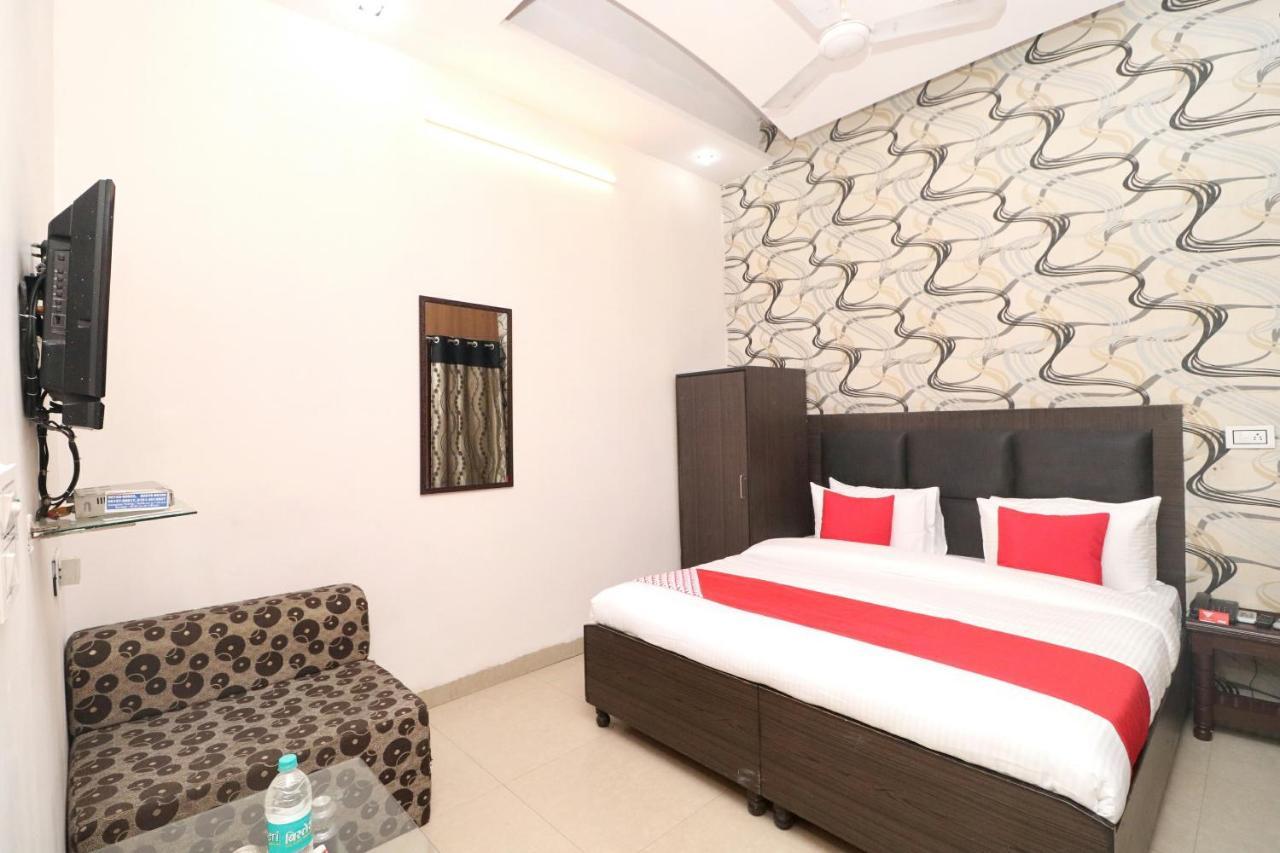 Oyo Hotel Kailash Regency Лудяна Екстериор снимка