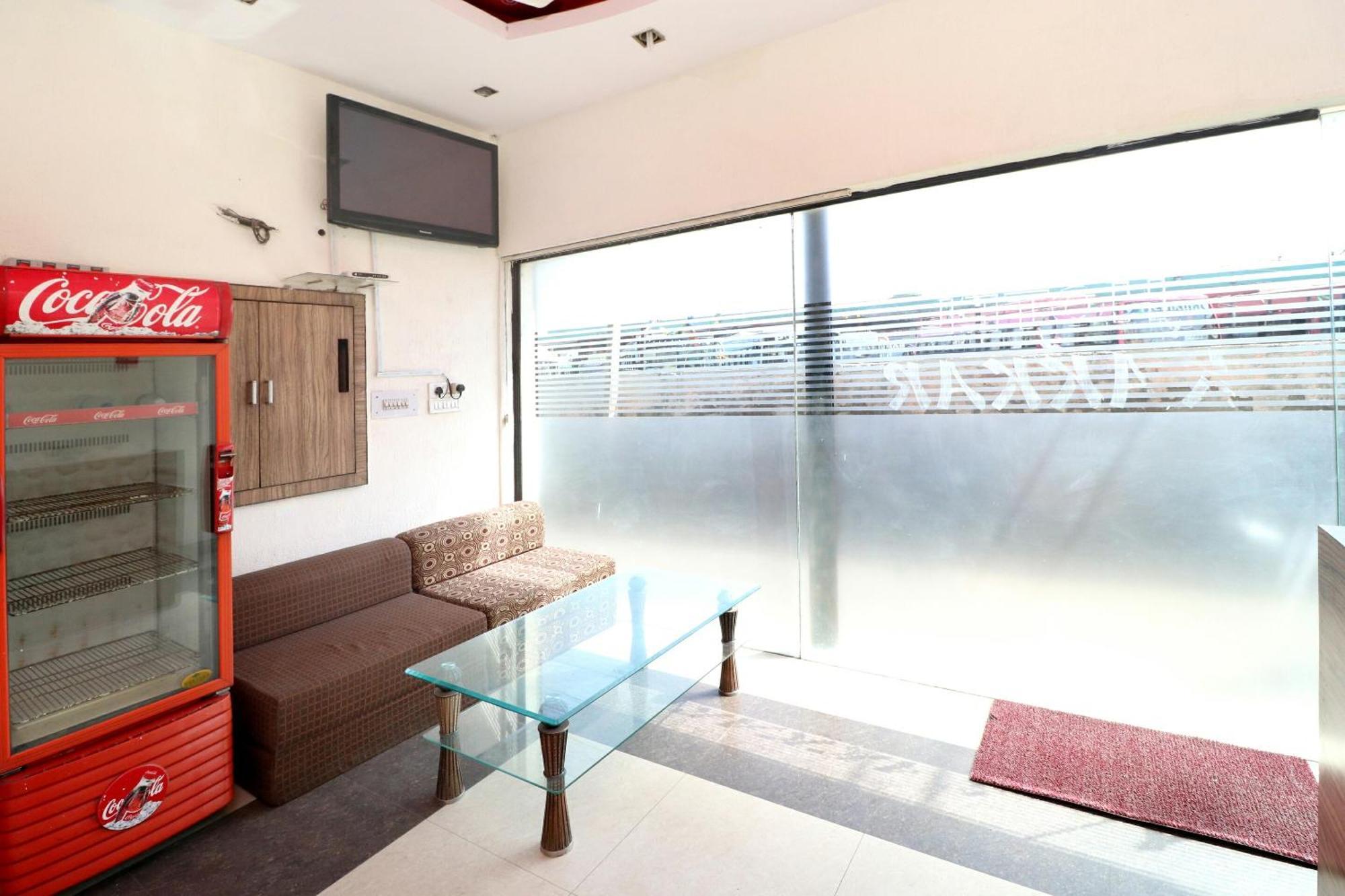Oyo Hotel Kailash Regency Лудяна Екстериор снимка